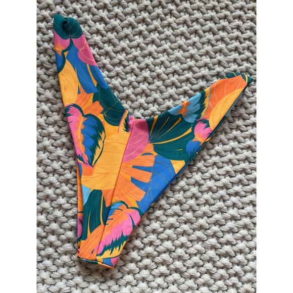 Skatie• ‘Suzanne’ Bikini Bottoms in BANZAI - Picture 5 of 14